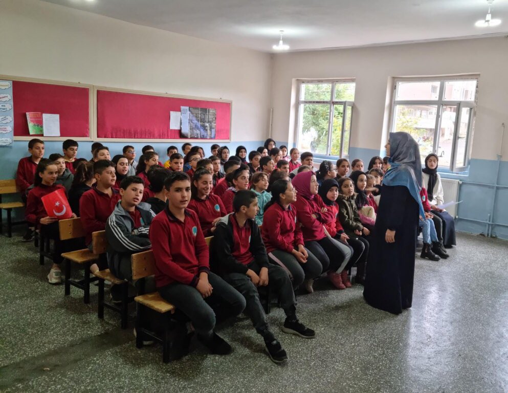 Bitlis İmam Hatip Ortaokulunda, Mevlid-i Nebi ve İmam Hatip Okulları kuruluş yıl dönümü kapsamında yapılan etkinliklerde emeği geçen öğretmen ve öğrencilerimize teşekkür ederiz. 
<a href="/meb_dinogretimi/">MEB Din Öğretimi Genel Müdürlüğü</a> <a href="/bitlis_mem/">Bitlis İl Milli Eğitim Müdürlüğü</a> <a href="/mehmetnezirg/">mehmet nezir gül</a> <a href="/Korkmazemin49/">Mehmet Emin KORKMAZ</a> <a href="/ihsanerkul1/">İhsan Erkul</a> <a href="/otascan/">Özcan Taşcan</a>