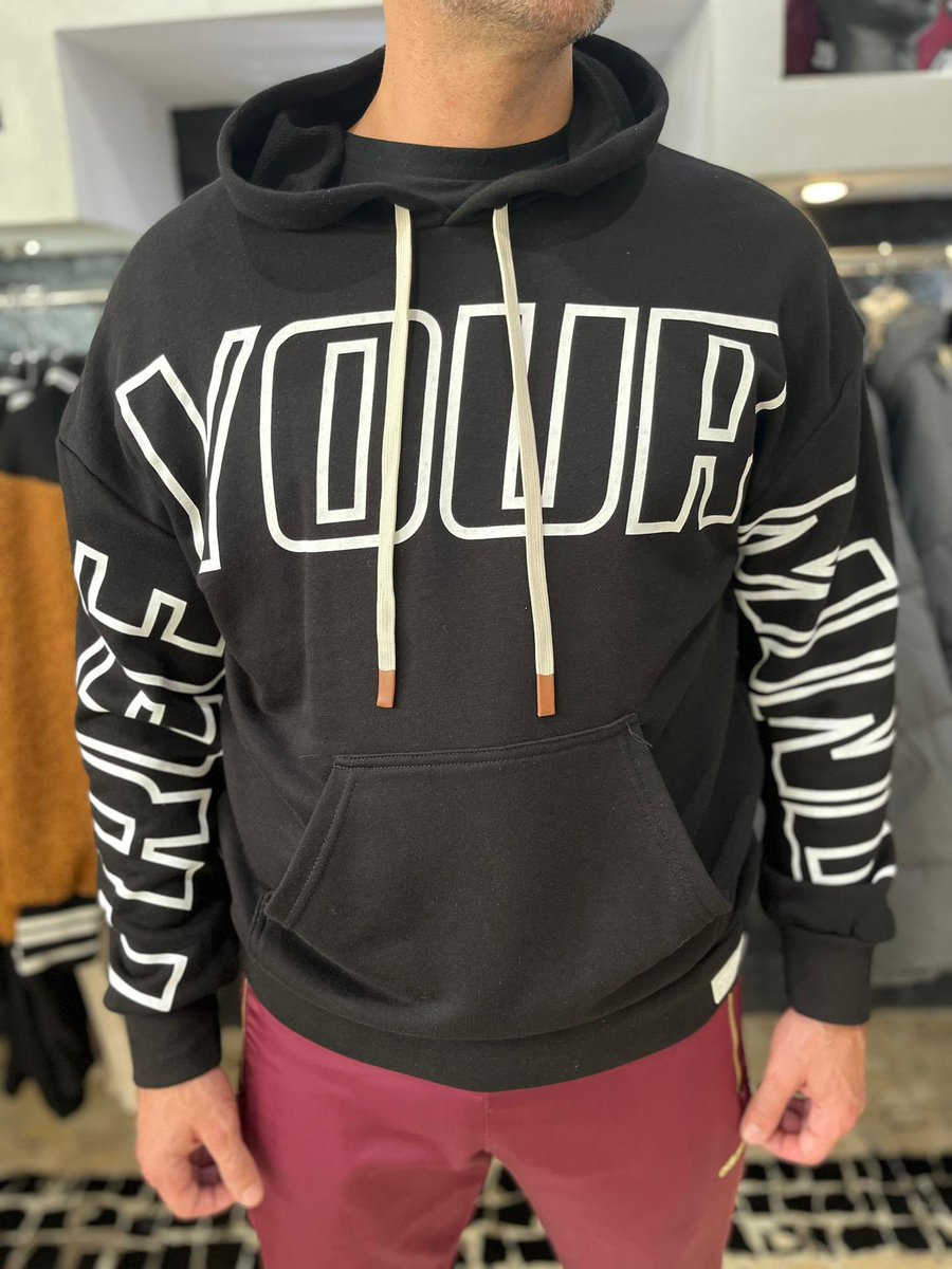 manjucovie1's tweet photo. 44.90€☑☑☑
DISPONIVEL EM ⚫
#LinhadeSintra #Lifestyle #Blackstyle #nospacefor #StreetStyle #streetwear #Streetfashion #Fashion #HoodStore #LsStore #GhettoStyle #Portugal #Lisbon #fashionMen  #ohmysoso #Fresh  #portugal https://t.co/WM6IfBrKZZ