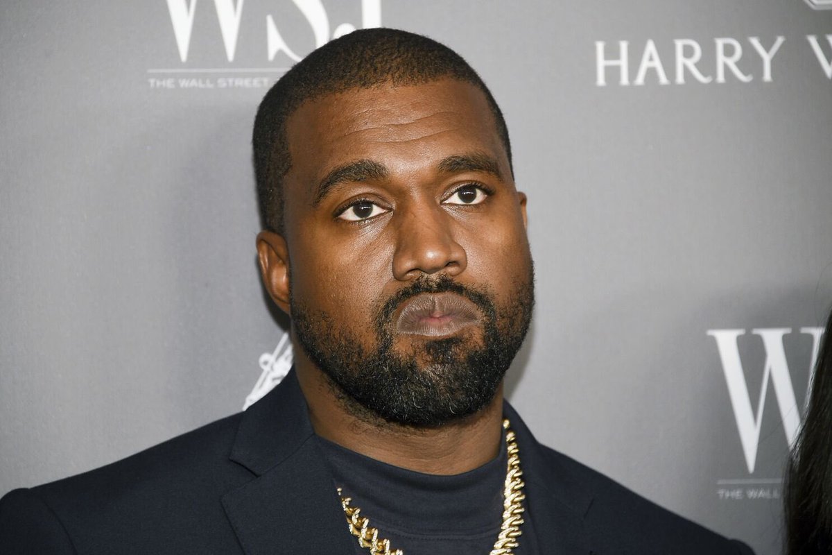 ProphetX_Hoops's tweet photo. BREAKING: Payless has removed all Yeezy products from shelves. https://t.co/yuV0Ud7byD