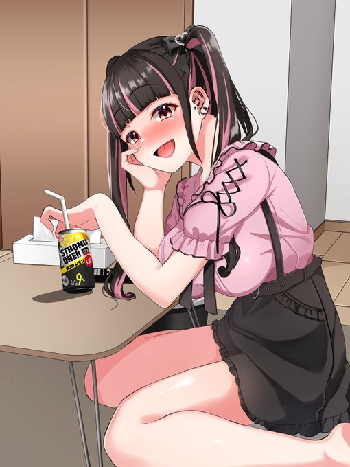 最近うちに入り浸ってる地雷系のお隣さん 