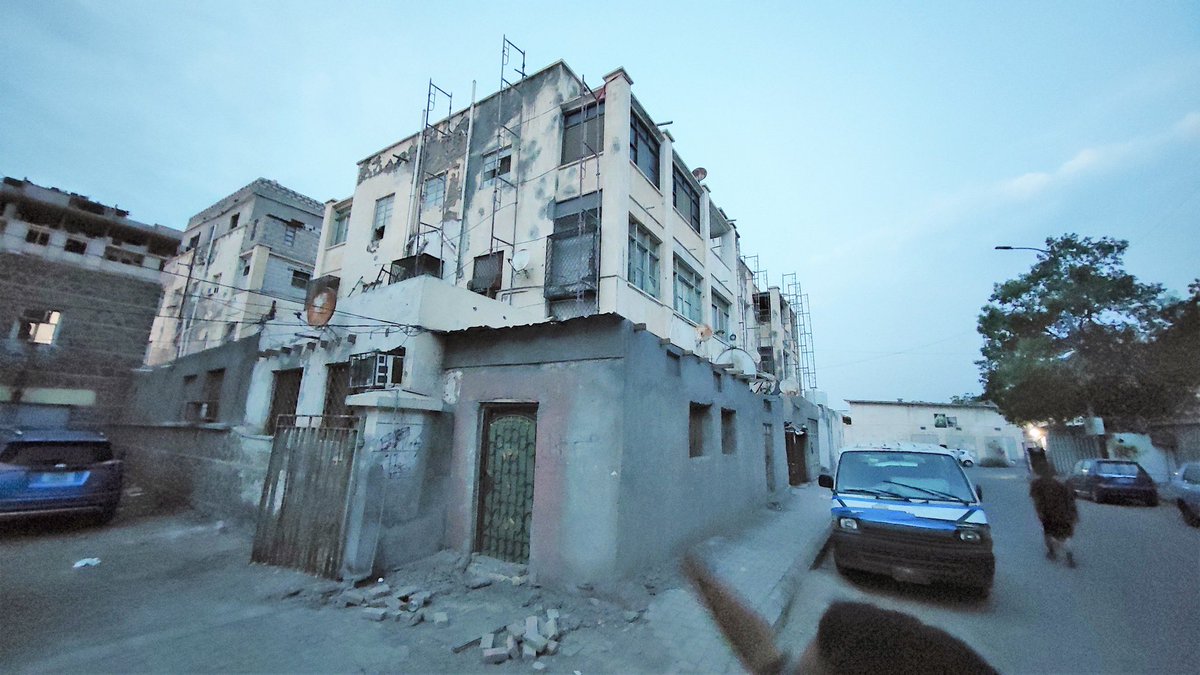 Erfan_A_Ali's tweet photo. Thankful for the support &amp; partnership with @alwaleed_philan &amp; @SaudiDRPY in providing adequate housing to the people of #Yemen. Together, we can improve the lives of Yemeni people and restore their right to housing. #TogetherForYemen https://t.co/pGcFs8Ts4f