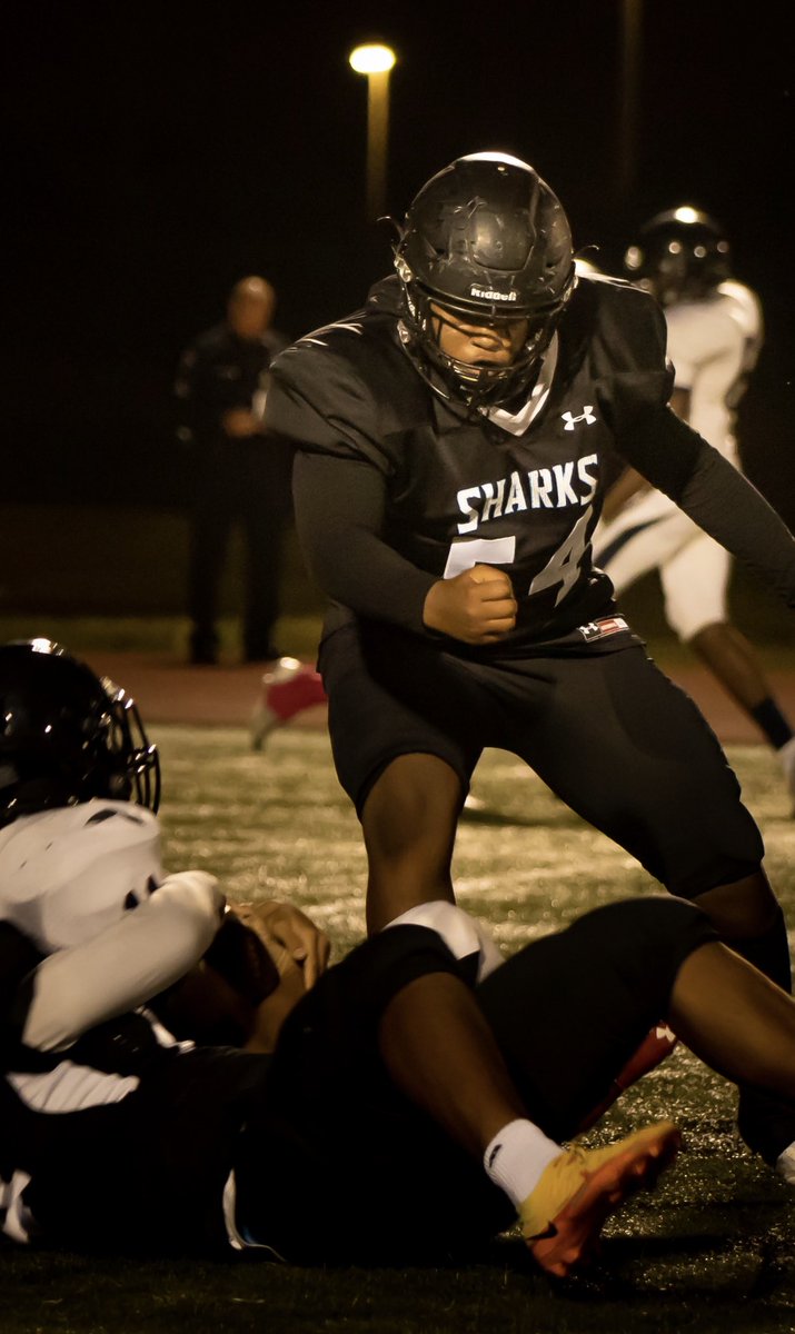 MediaCurtis's tweet photo. At 8, I said @Natthan32 you just gotta love just being NASTY! #rumbleyoungmanrumble @SCHSATHBC1 @EMitch_28 @Bullard_Coach
Oohhwee! @NeneSmith22022 @CoachCarter3 #texashighschool #highschoolfootball #lineman #defense #offense #grownmanbusiness #superprep #freshman https://t.co/VS5qBUbhzc