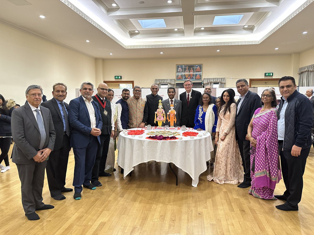 The #HinduNewYear #Diwali2022 celebrations continue at <a href="/NeasdenTemple/">Neasden Temple</a> with <a href="/SadiqKhan/">Sadiq Khan</a> <a href="/MAsgharButt/">Cllr Muhammed Butt</a> <a href="/KrupeshHirani/">Krupesh Hirani AM for Brent and Harrow</a> <a href="/ajmal_akram/">Cllr Ajmal Akram</a> <a href="/MiliKPatel/">Mili Patel</a> <a href="/ShamaTatler/">Shama Tatler</a> <a href="/promise_knight/">Promise Knight</a> <a href="/BhagwanjiChohan/">Cllr Bhagwanji Chohan</a> <a href="/NavinShah2016/">Navin Shah CBE</a> <a href="/AjayHMaru/">Ajay Maru</a>. #InTheJoyOfOthersLiesOurOwn #SaalMubarak