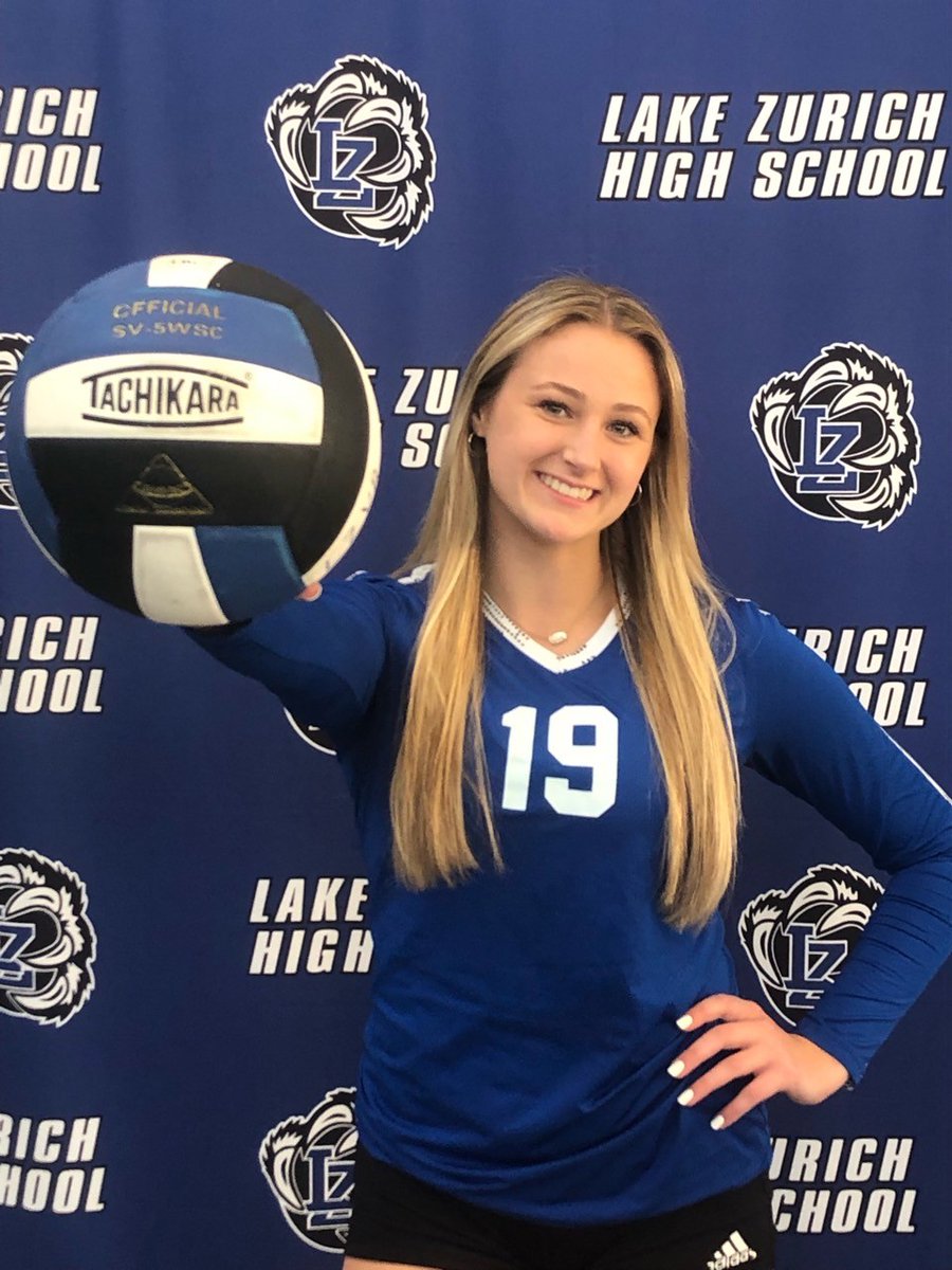 Congrats to senior Chelsea Williams who was named to the '2022 AVCA Best and Brightest First team'!!! This is a huge honor and shows her dedication both on and off the court!! avca.org/awards/best-an… @LZHSBEARS @lzhsathletes @lzhsvbc @ErinDeLuga @GalltKelley