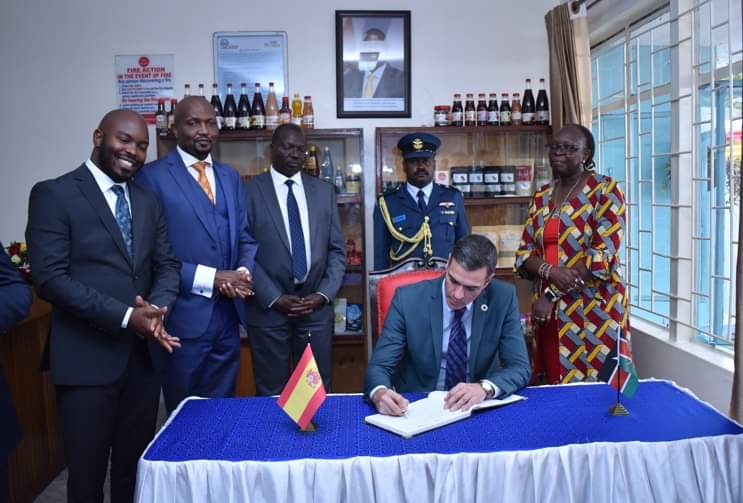 CsChelugui's tweet photo. H.E Pedro Sanchez, Prime Minister of the Government of the Kingdom of Spain 🇪🇸 paid a visit to Kenya Industrial Research and Development Institute( KIRDI) in Nairobi, Kenya 
@StateHouseKenya https://t.co/KIwAPHHsqu