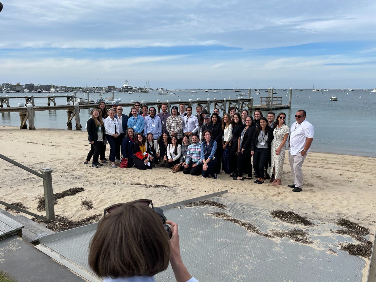 As the Envision Resilience Challenge continues to expand, so does our team! We're seeking a creative and strategic Communications &amp; Social Media Coordinator to support internal and external communications on all things community, design and resilience:
jobs.lever.co/schmidt-entiti…