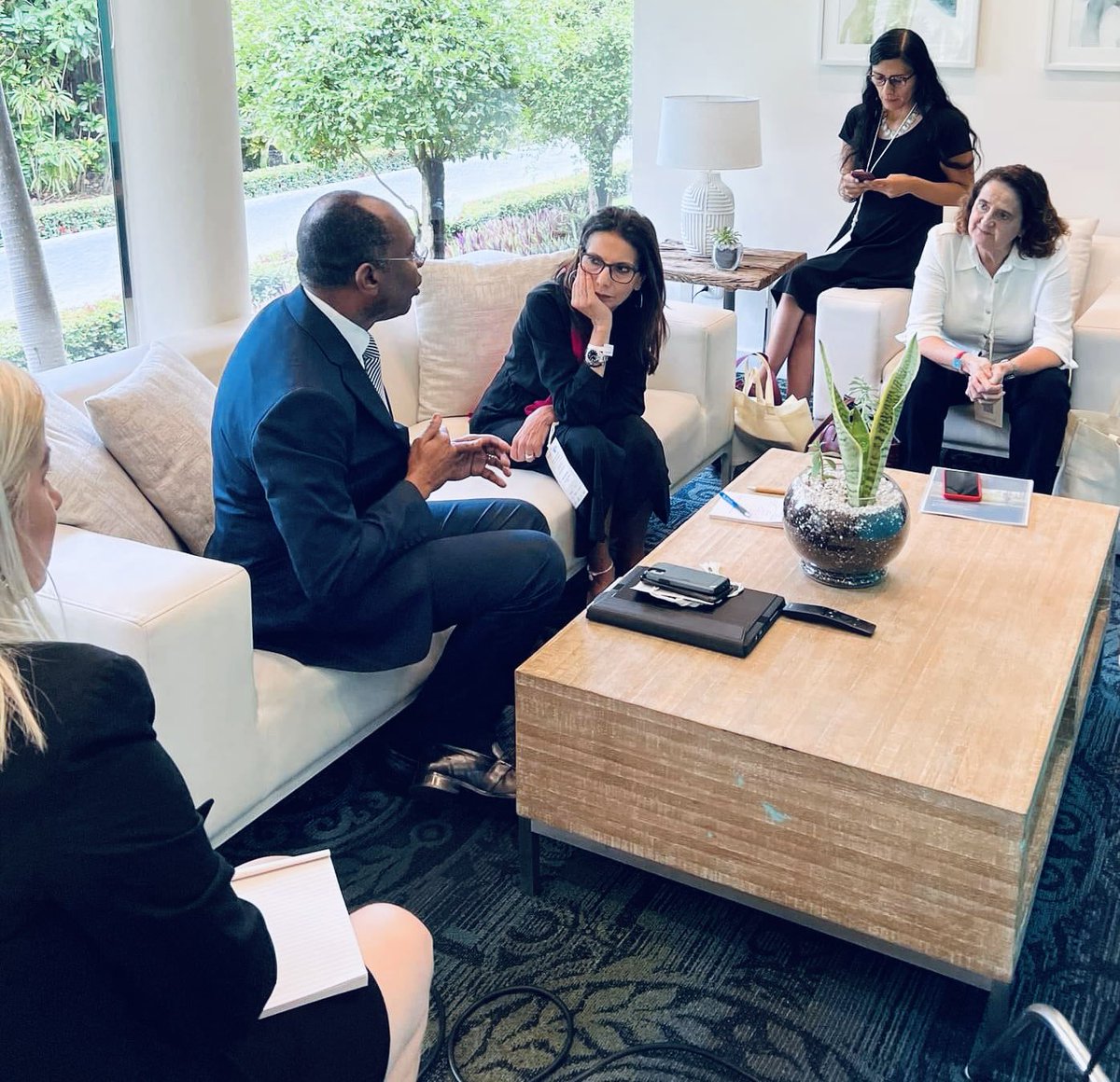 UN_EndViolence's tweet image. Meeting  with H. E. Carlos Peguero from @TurismoRD in #DominicanRepublic 

Transforming tourism destinations for the future can’t be achieve without ensuring development, wellbeing and protection of children who are the present &amp;amp; the future generations.
@TransformTrsm 
📸@UNEP