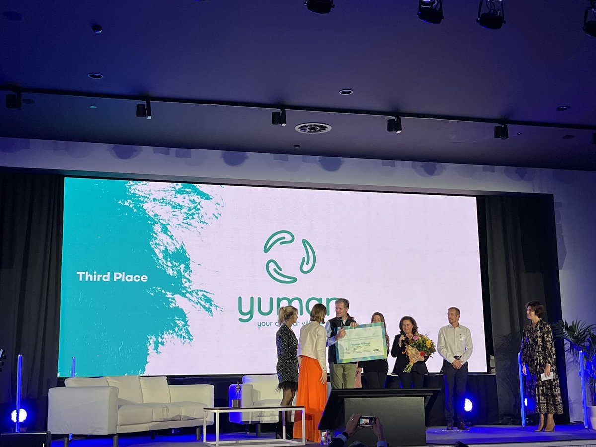 KMaesschalck's tweet image. Proficiat #yuman circulair village met derde prijs #mercuriusprijs 🥉
