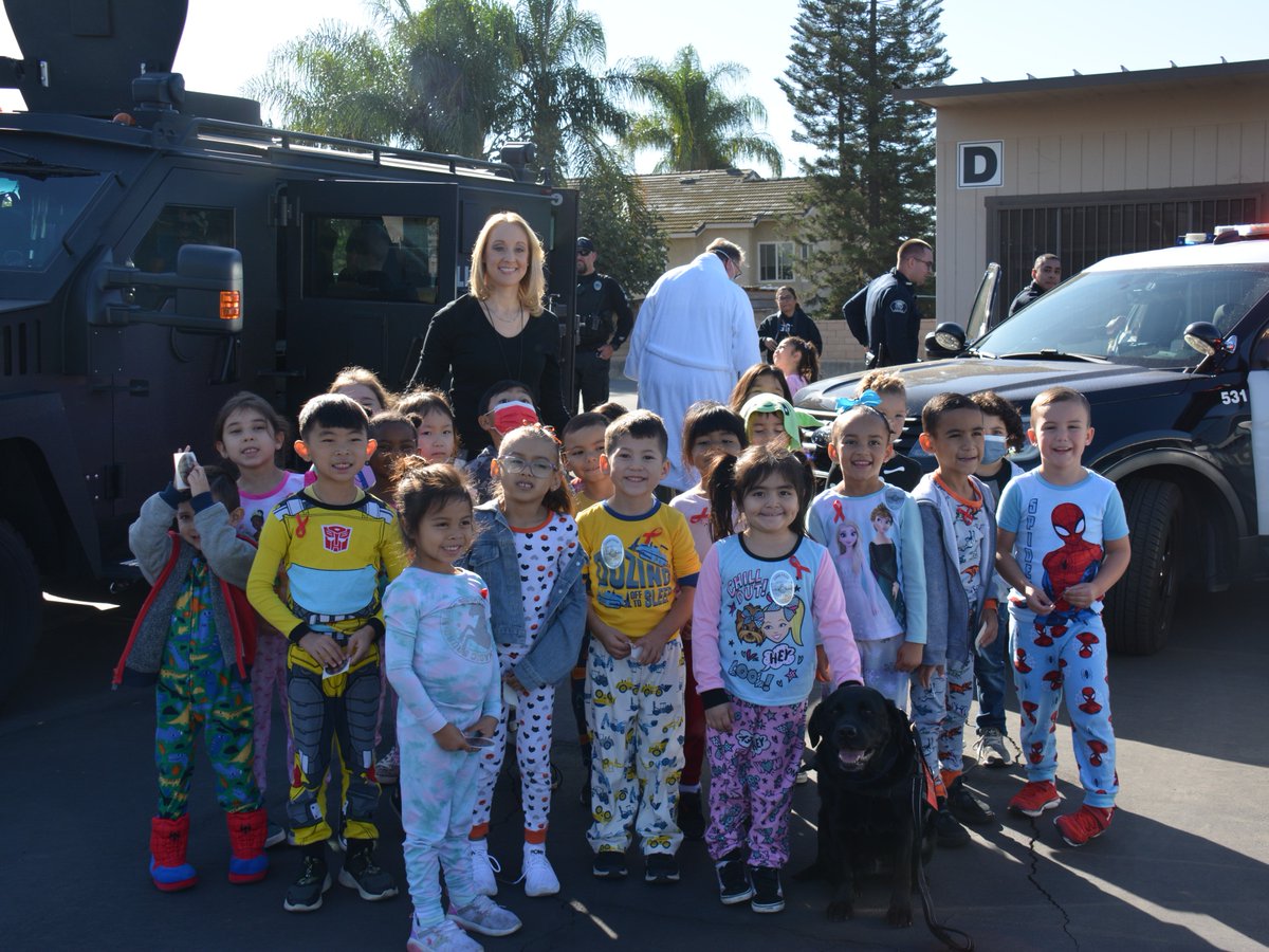 ChinoValleyUSD's tweet photo. #HowardCattleElementary is putting a snooze on drugs this week! #Students enjoyed wearing their pjs to school & visiting w/the #ChinoPoliceDepartment. TY Officers for sharing motivational messages of leading a healthy #drugfree life w/our #Rustlers π #cvusd #cvusdstudents #2022 https://t.co/TSY8Gr7X80