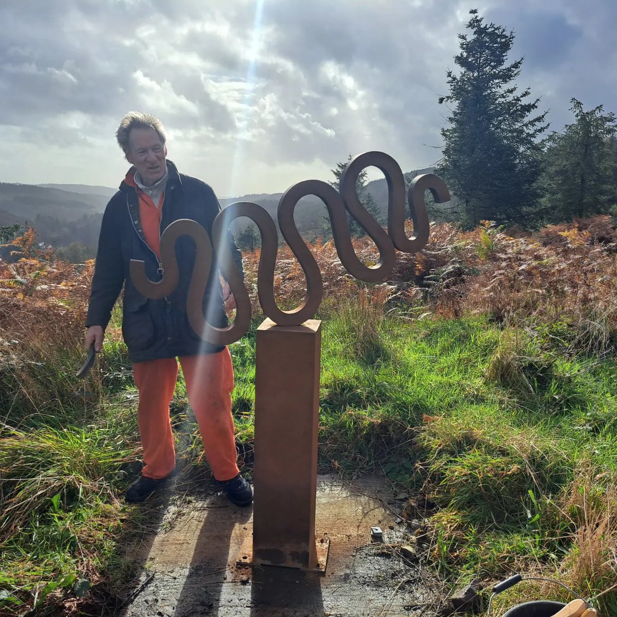 GrizedaleSculpt's tweet photo. Great to have Colin Rose back in the forest today installing his stunning sculpture in this beautiful setting. More info soon about his ideas about the piece. If you'd like to find it, drop into visitor information for directions. #forestartworks https://t.co/4P9eCnklgq