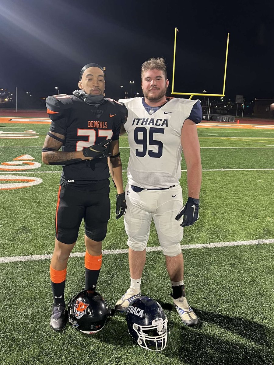 Malverne Teammates. Opponents at the collegiate level. 
Friendship and Bond that will last forever. #gomules #athletics #football <a href="/MalverneUFSD/">Malverne UFSD</a> <a href="/MalverneHS/">MHS</a> <a href="/malvernefootbal/">Malverne Mules</a> <a href="/JJ77Delligatti/">Gerardo Delligatti</a> <a href="/MargaretDelliga/">Margaret Delligatti</a> <a href="/IthacaBomberFB/">Ithaca Bomber Football</a> <a href="/BuffStateFB/">Buffalo State FB</a>