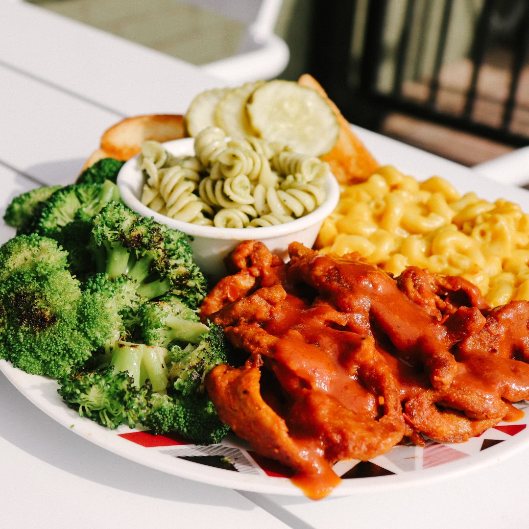 The Hell's Half Acre hot plate! 

An old-timey nickname for Fort Worth, Texas, that showcases all its flavors too! ✨

 #spiraldiner #dfwrestaurants #veganfood #veganintexas #comfortfood #foodblog #fortworthit #vegan