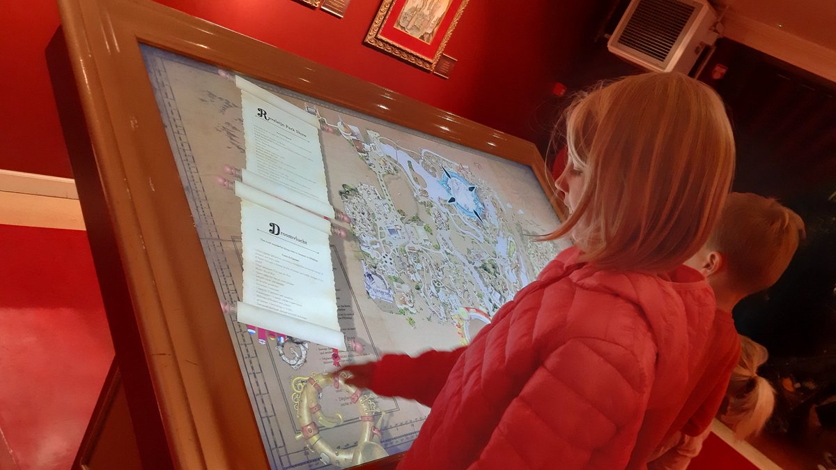 LynneMSimpson's tweet photo. following recommendations from friends, and two great videos from @maddiemoate and @gregfoot that we watched during lockdown, we took our 7 year old to @Efteling today. Loved it. She wants to go back already. https://t.co/itGFlc0aN7