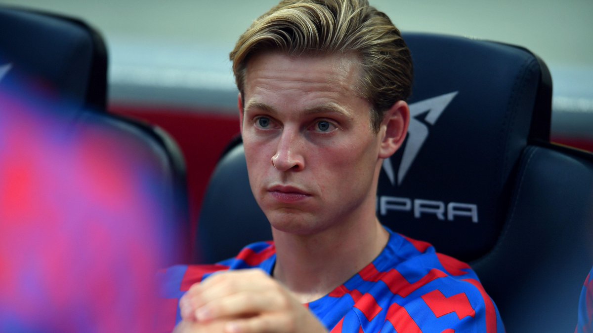 TrollFootball's tweet photo. So Frenkie de Jong forfeited 2 seasons of salary, settled for a pay cut and sat on the bench for Barcelona just to avoid the Europa league. https://t.co/ZVXNGg3scM