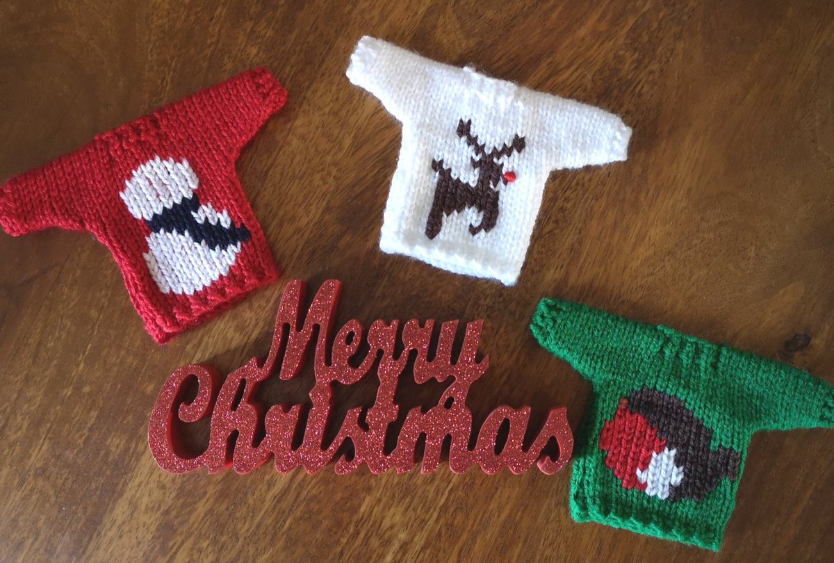 Oh my!! I can't believe I'm saying this, but it's almost THAT time of year again!!! 🎅🎄🎁
To 'celebrate' , I have just added two #Christmas makes to my #Etsy store.....and, if previous years are anything to go by, my knitting needles are going to be very busy!! 😊