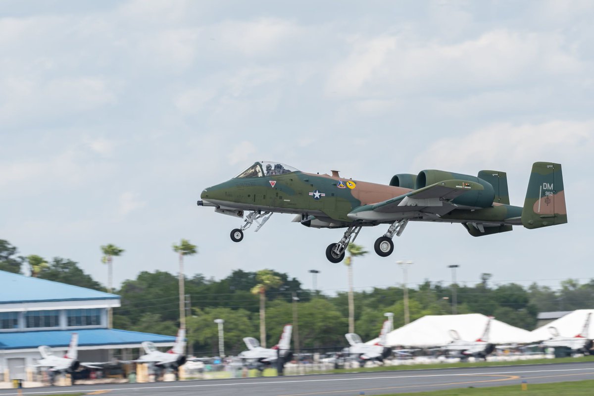 SunnFunFlyIn's tweet photo. #WarthogWednesday! Is this Hawg taking off or landing?

📸 Brandon Moser at #SNF22 https://t.co/ljGkh3H5F8
