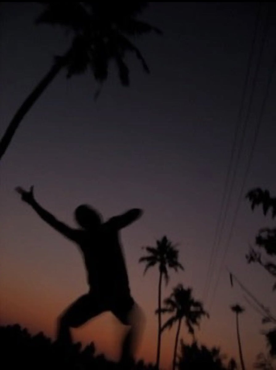 Dear #NFTCommunity today’s day 26 of the #w3llbeing games warm up by @HappyNationNFT I’m sharing a photo from my amazing trip through south India, it’s a beautiful memory I share .. During this trip we also accomplished our diving license 💕 have a nice evening