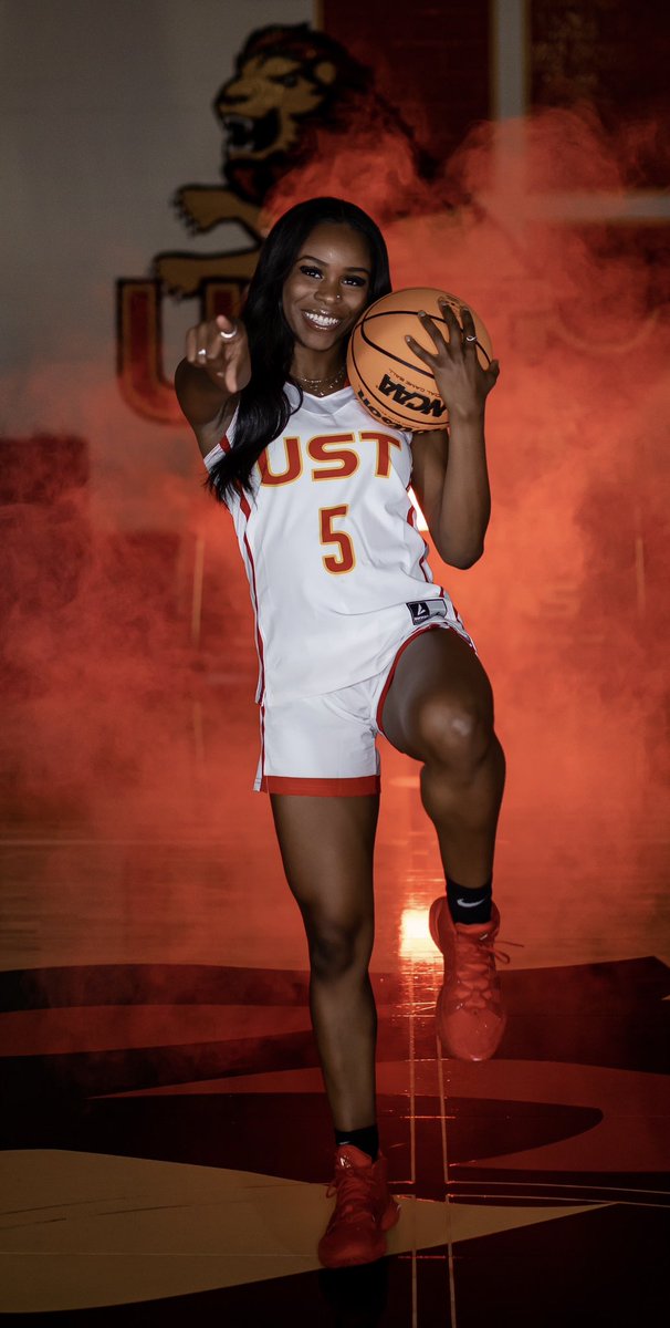 mlhamilton01's tweet photo. SENIOR SZN!! Let's go @micayla2901!!               @USTWBB https://t.co/e8VAFrl4nd
