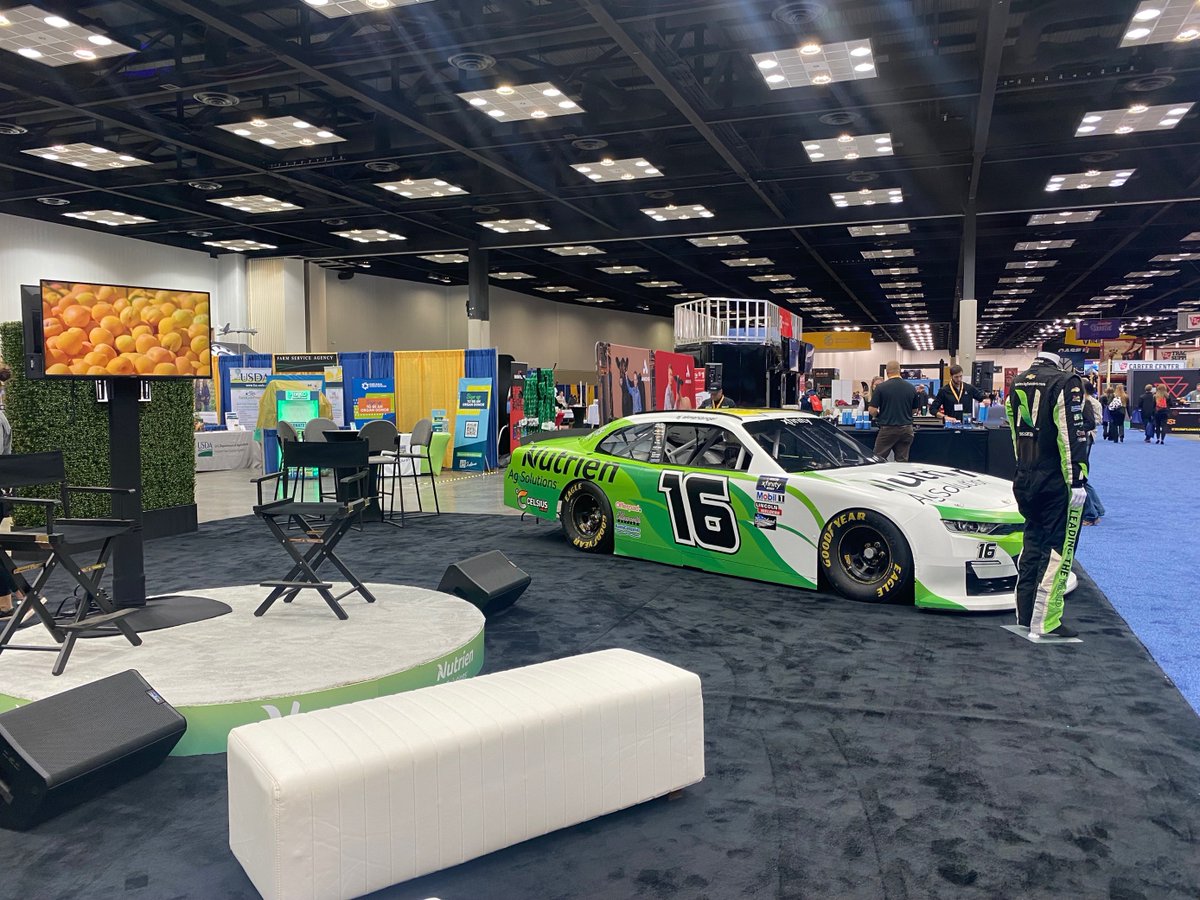NutrienAgRetail's tweet photo. We’re proud to be part of the 95th National FFA Convention in Indianapolis this week, and we can’t wait to meet the next generation of leaders in agriculture! Stop by Booth 825 to hear from our great lineup of speakers and to apply for internships on site. #FFA22 #LeadingTheField https://t.co/PxGHvT8ySY