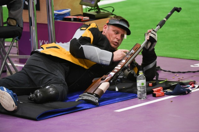 USAShooting's tweet photo. #MeetYourParaWorldsTeam! Kevin Nguyen, Nick Beach, and John Joss are you Menโs Rifle Team for the 2022 WSPS World Championships! ๐บ๐ธ๐
#USASWorlds #TeamUSA https://t.co/NKrbsz2M6W