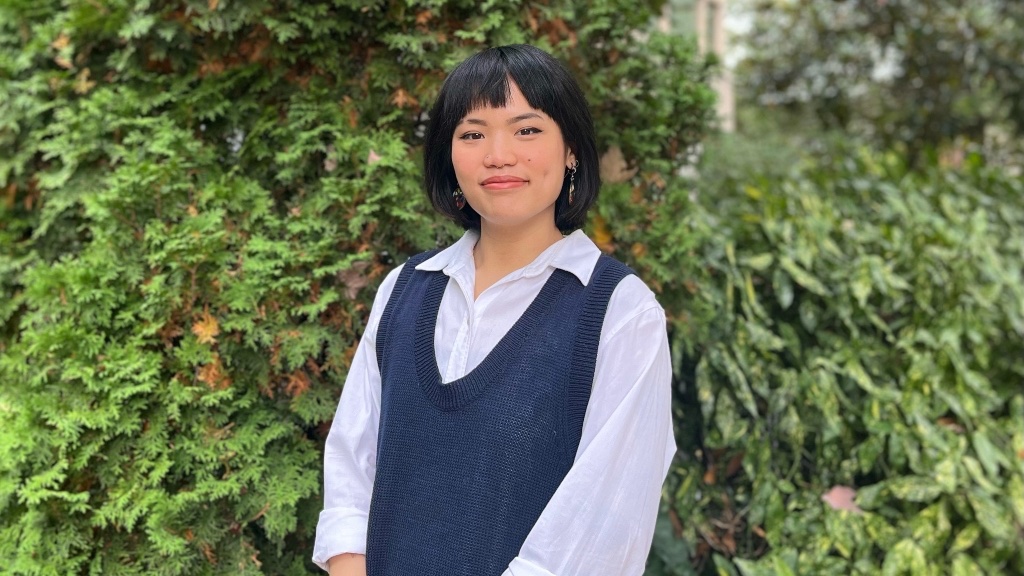 SFUGero's tweet photo. Indira Riadi is completing her PhD with a focus on mental health and digital equity. Read more about what led Indira to the Gerontology program at #SFU.
Read more: https://t.co/ACKht7PLgF
#sfugero #sfufass #sfugram #simonfraseruniversity https://t.co/7galRSMBht