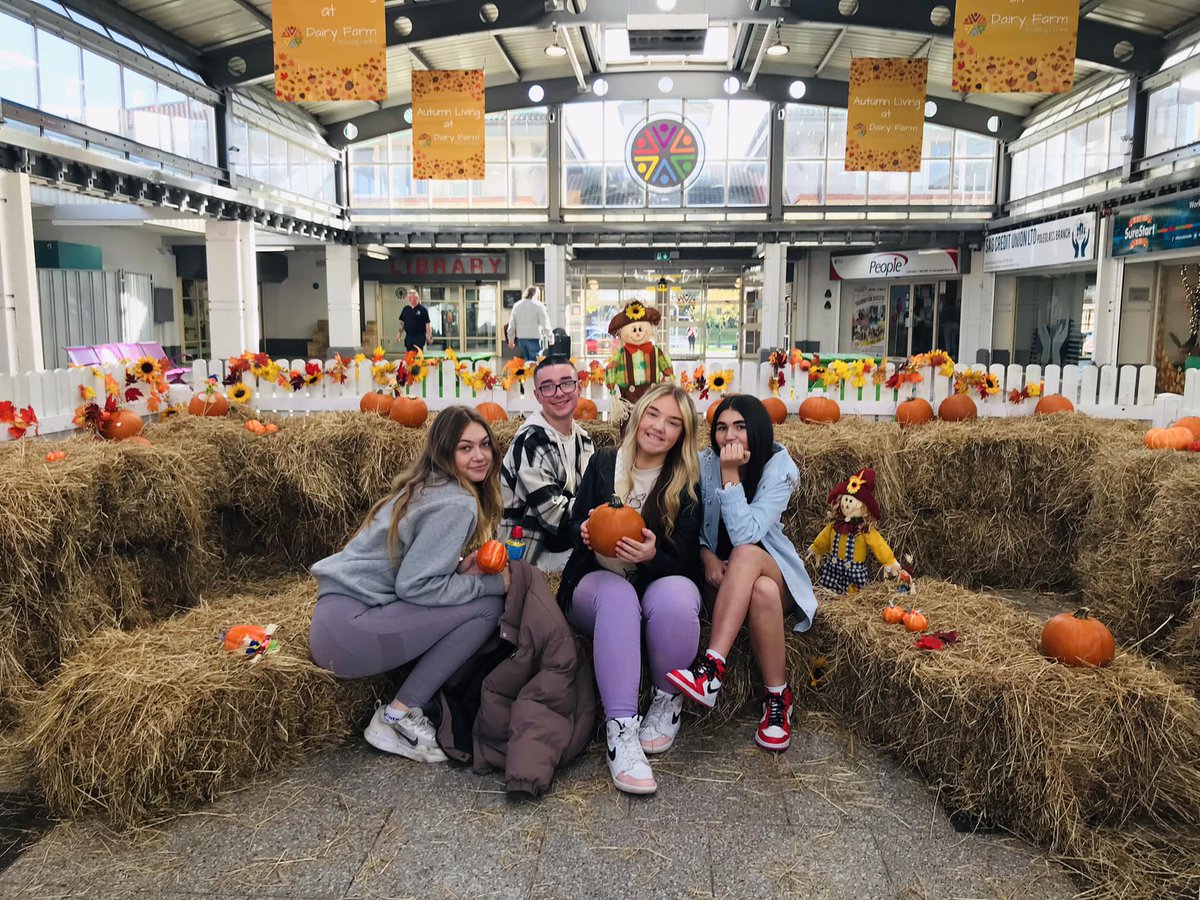 🎃📸Picture Perfect Pumpkin Patch

Take a photo and share to Dairy Farm Shopping Centre Facebook page for a chance to win a Halloween sweet treat hamper 👻

⏰Friday 28th October, 6.30pm