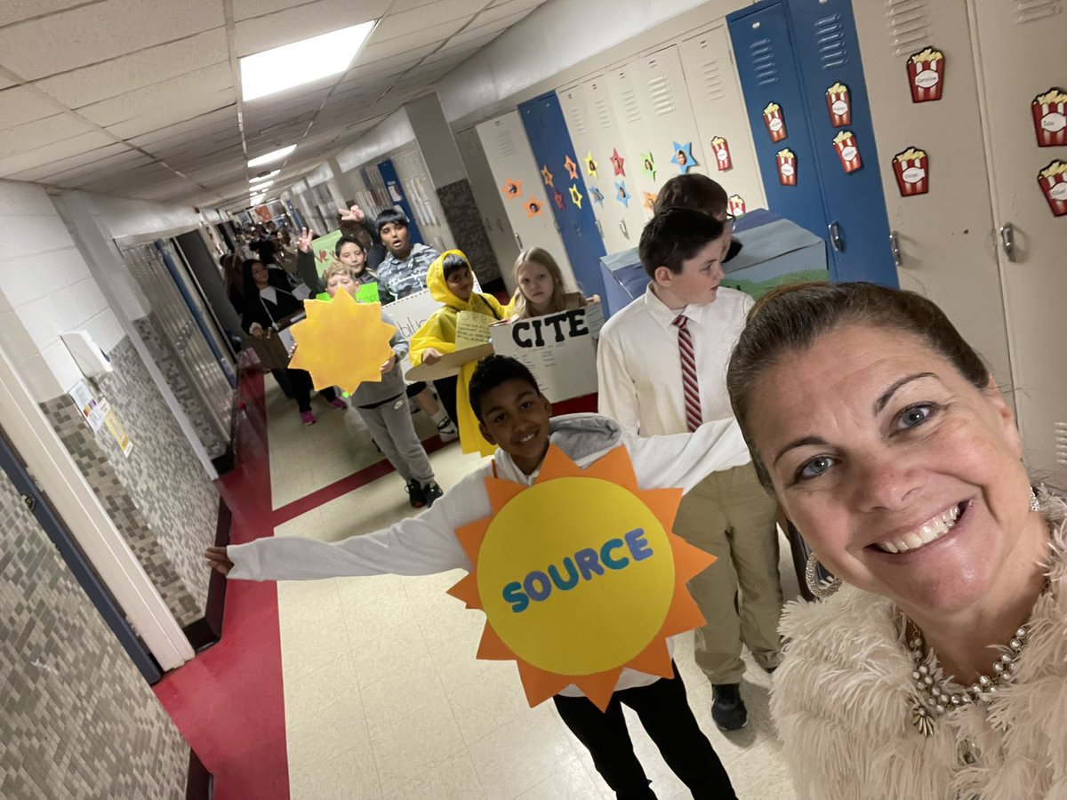 #awesomeamvet had another successful 5th grade Vocabulary Parade today. Loved going into all of the classrooms around the school :)