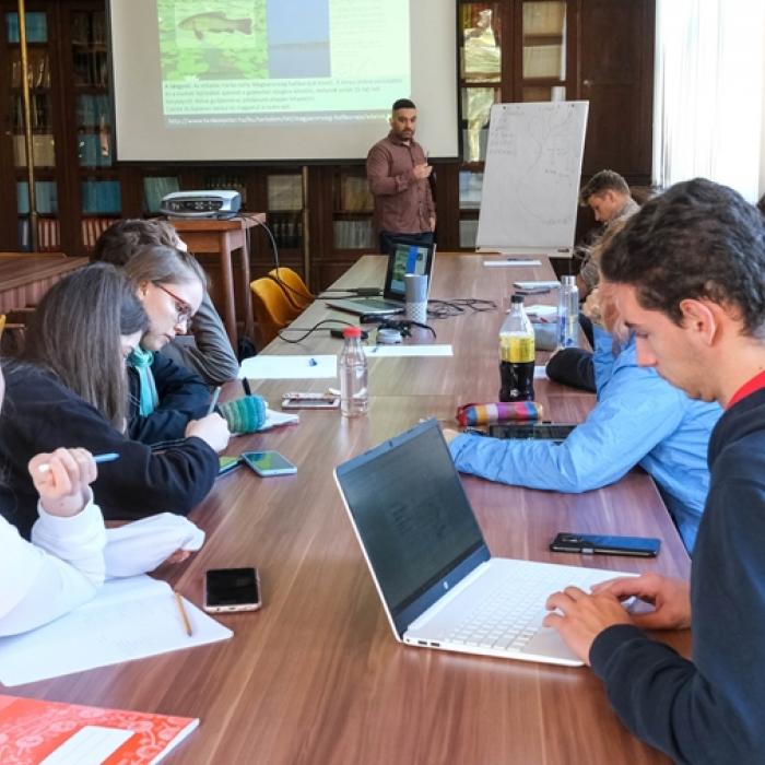 BalatonScience tweet media
