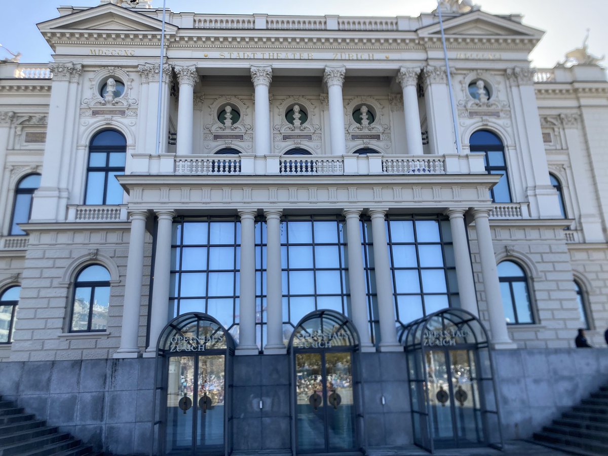 MickeySmither's tweet photo. Another great day on our travels, exploring the beautiful city of @zurich so many stunning buildings from many centuries ago. #mickeyangela2022 #zurich https://t.co/qizpwpMf39