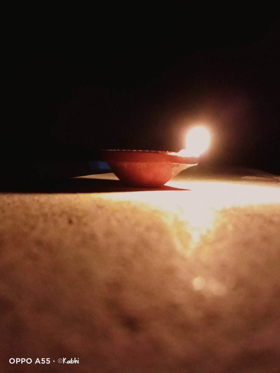 AMAN_N_'s tweet photo. Today vibes ✨🪔
#HappyNewYear 
#HappyNewYear2079 
#happynewyear2022 
#HappyDiwali2022 
#HappyDiwali 
#HappyDeepavali #HappyNewYear 

Click by me 🤠 https://t.co/vN0SQ7ZUb0