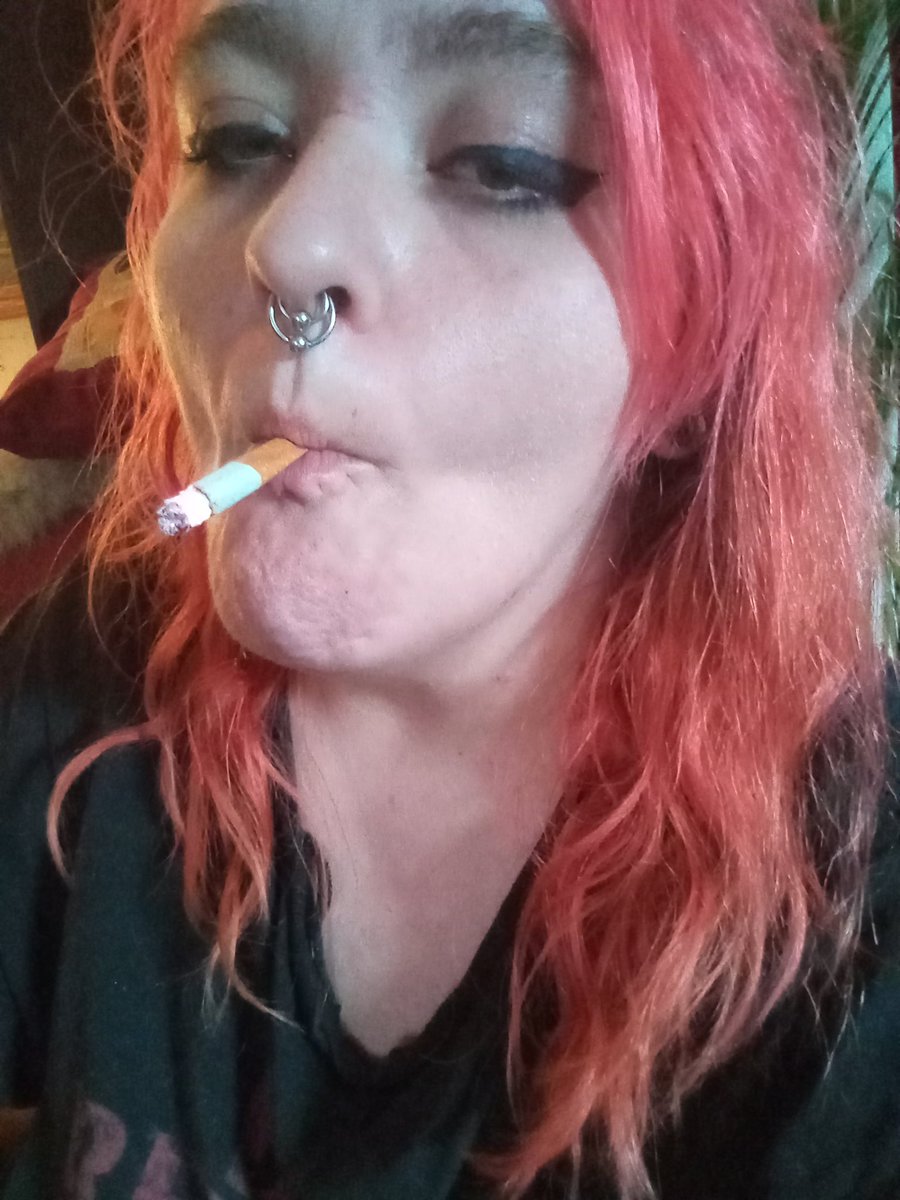 XtremeSmokeQ's tweet photo. How's your morning going? 🌅💨
I've been smoking on #onlyfans! 👇🚬💨💨💨
https://t.co/HRKNecKT5I

#smoker #smoking #smokingfetish #darksidesmoking #smokingfetishnation #extremesmoking #smokingmultiples #chainsmoking  #cigaretteash #lungfuck #danglingcigarette #corkfilters https://t.co/yB1PR8XCxk