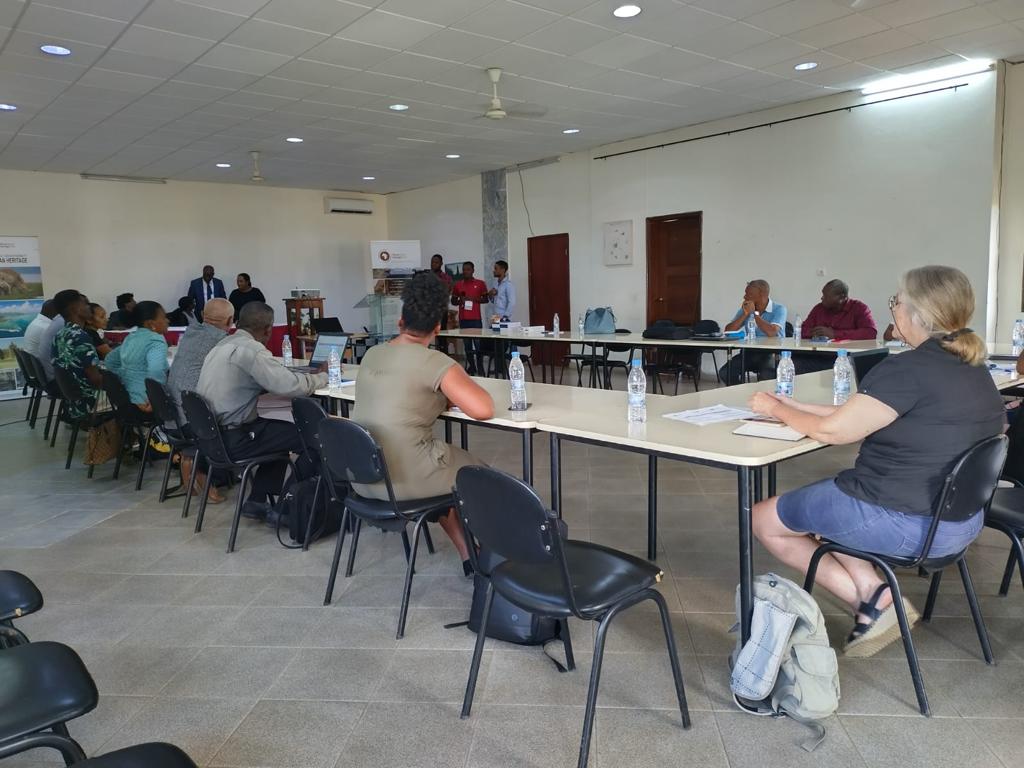 DodeHeim's tweet image. #SaoTomé &amp;amp; Principé: avoir des biens susceptibles d&apos;être inscrits prochainement sur la Liste du #patrimoinemondial. 
Des experts réunis du 24 - 28.10. 2022 à #Stp renforcent les capacités et travaillent à élaborer une liste indicative nationale. @WorldAwhf @EPA @UnescoYaounde