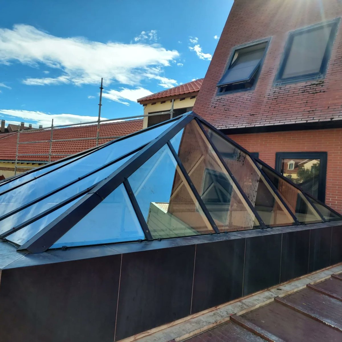 Levidrio's tweet photo. [Proyecto] Cerramiento de cubierta.

#AmpliamosTuEspacioVital #leonesp https://t.co/nQYcpQxYBw