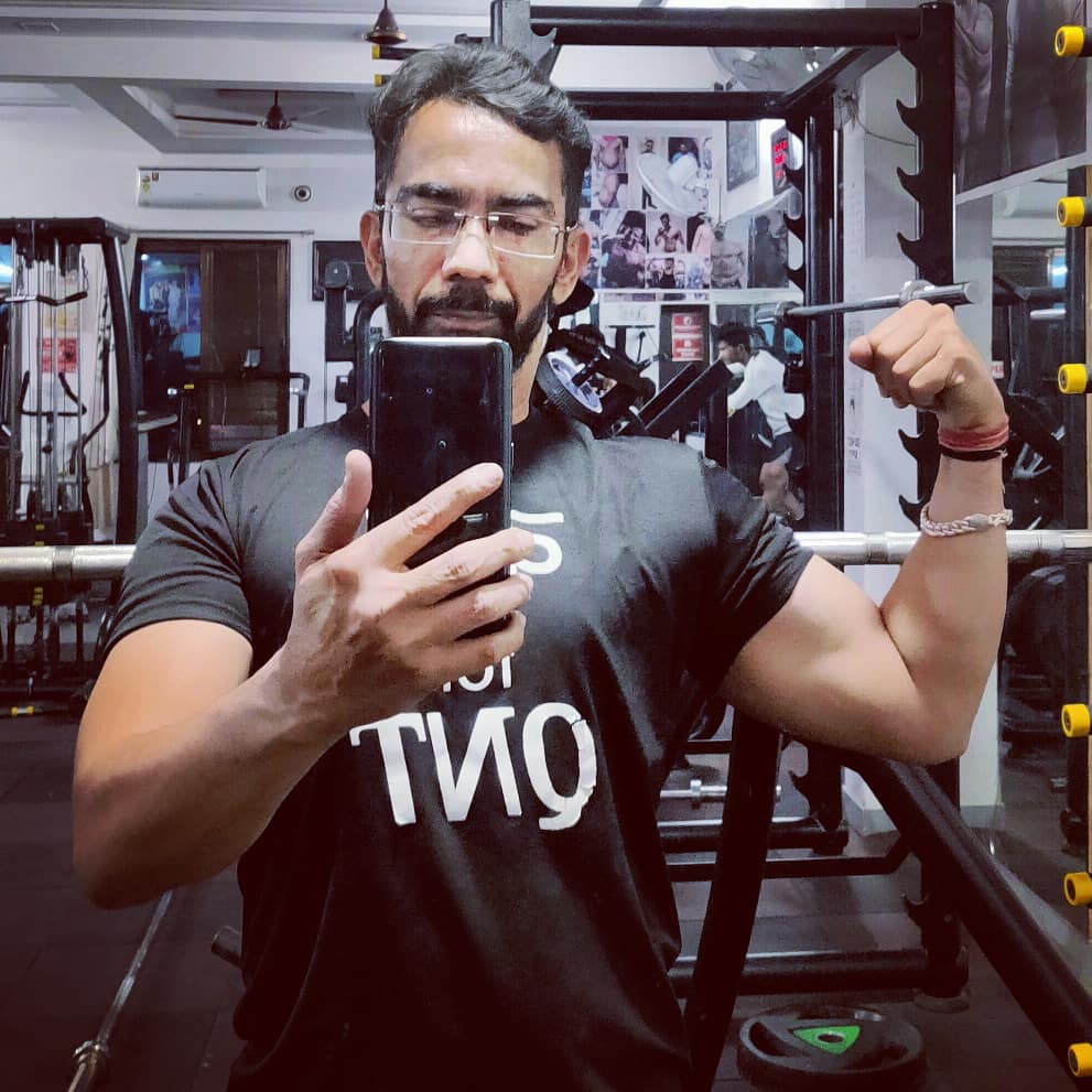 GayatriSharmaTS's tweet photo. Done and dusted 💪
.
.
#fitness #gymaholic #workoutgrind #motivationalcoach #workoutdone #motivational #weightlosscoach #gymaddict #fitnessaddict #workouteveryday #gym #workout #workoutday #motivation #teamspartadotcodotin #teamspartaapp #teamsparta #fitinspiration #fitspo https://t.co/LJzkLg8kKE