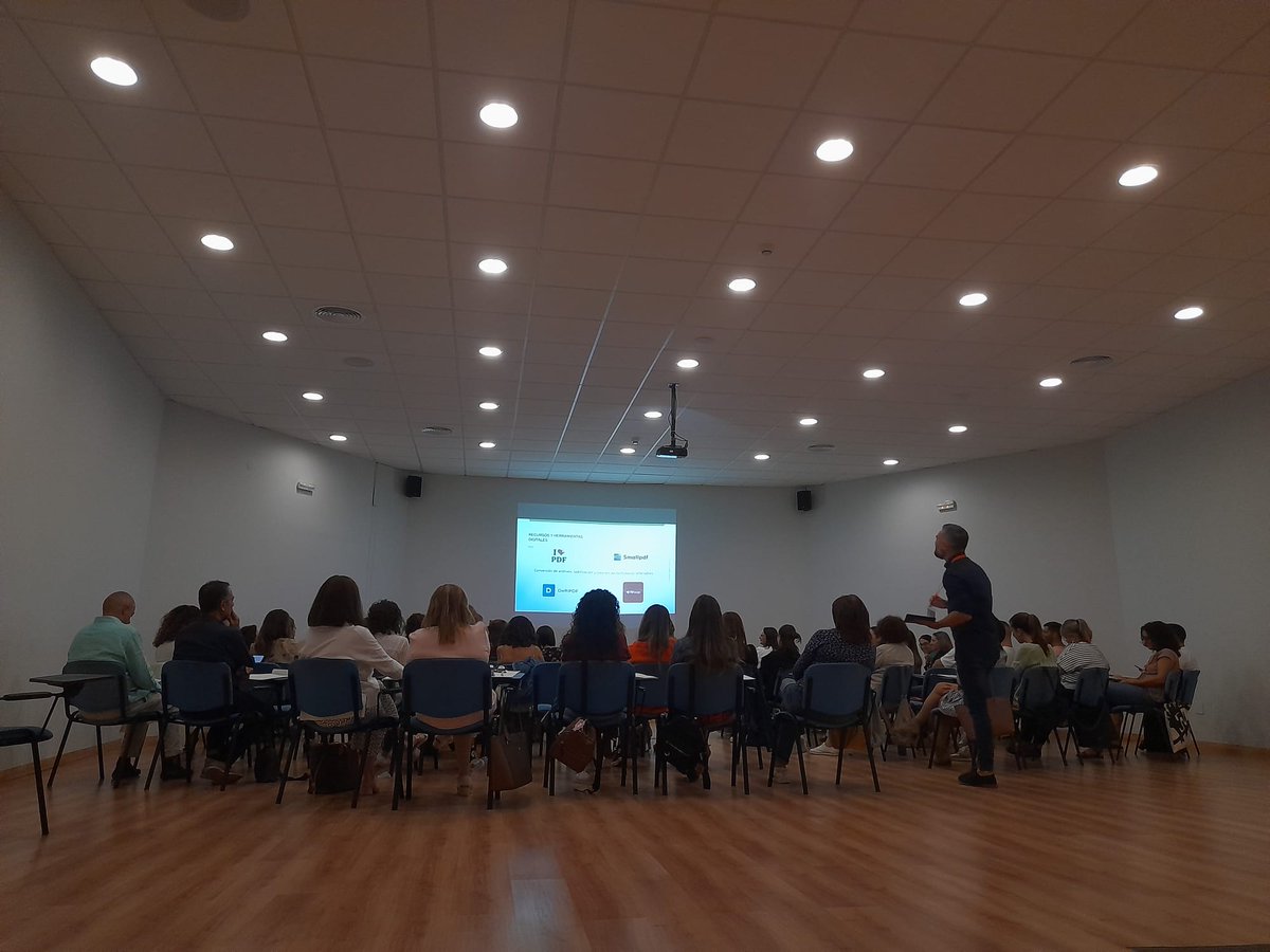 cepmalaga's tweet photo. Continuan los talleres con José Manuel Ruiz Palacios para conocer las Dificultades de Aprendizaje y Transtornos en el Lenguaje en las  Jornadas de Atención a la Diversidad de Málaga.#JADIM @cepronda
@cepantequera @cepmalaga @cepmarbella @cepaxarquia  @ManoliFM @antsegura #JADIM22 https://t.co/pY4y2iATYC