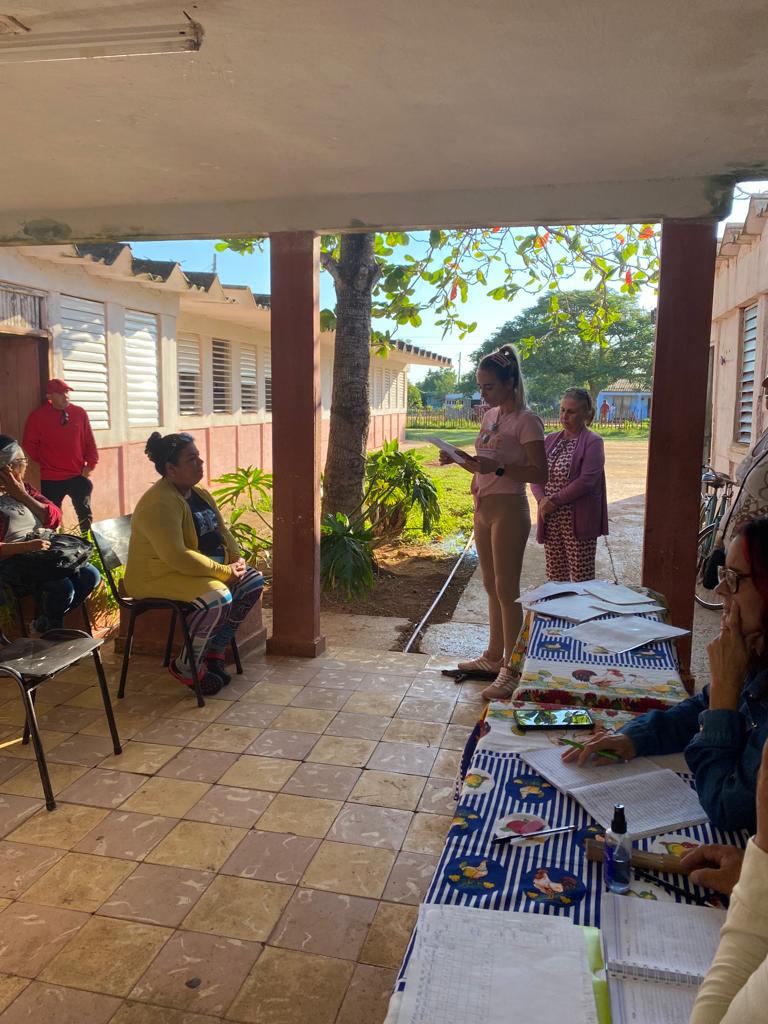 MixtoAbel1's tweet photo. En el día de ayer se efectuó el otorgamiento de carreras a los estudiantes de 9no grado. #CubaPorLaPaz #CubaMined @DirectorMunici2 @elsa_ena @DmeArtemisa @pineda_lien @Eugeniocubano https://t.co/XZJCKvTu0g