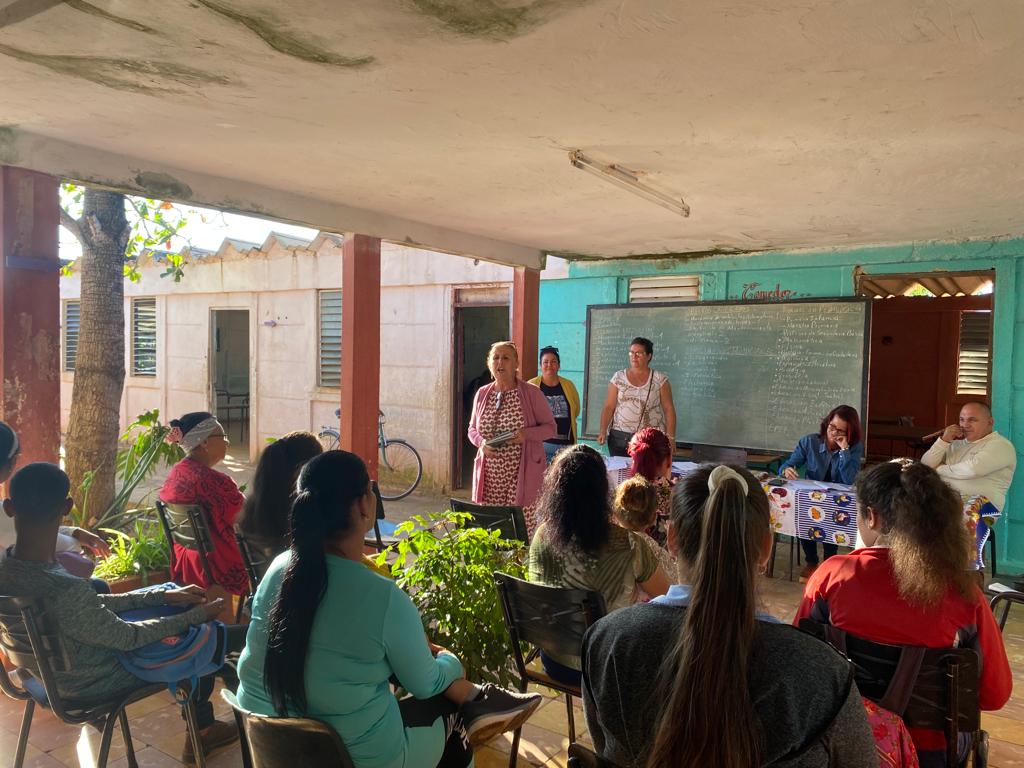 MixtoAbel1's tweet photo. En el día de ayer se efectuó el otorgamiento de carreras a los estudiantes de 9no grado. #CubaPorLaPaz #CubaMined @DirectorMunici2 @elsa_ena @DmeArtemisa @pineda_lien @Eugeniocubano https://t.co/XZJCKvTu0g