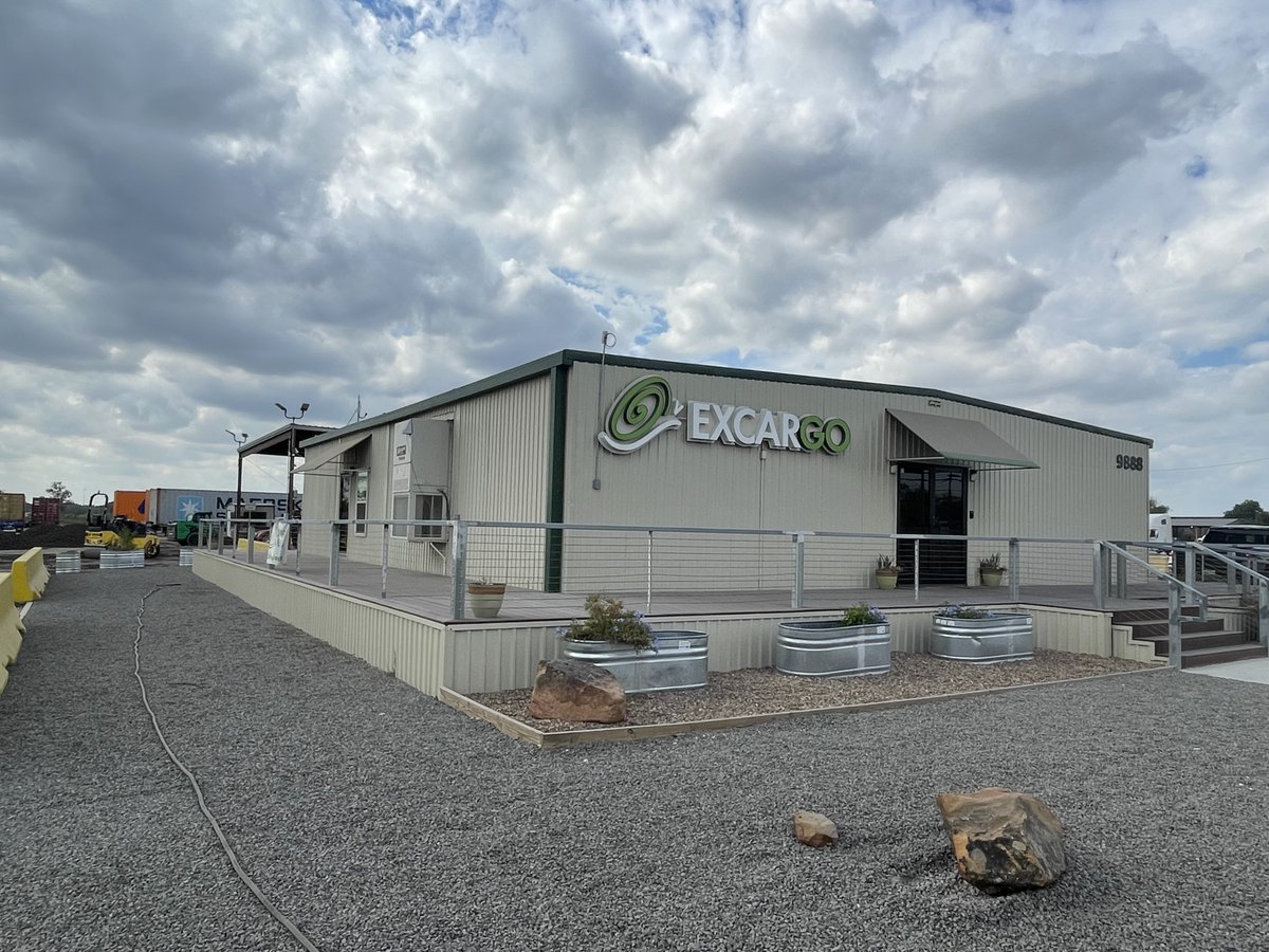 Excargo's tweet photo. It's been one year since we established our Wallisville location, home to our facility and equipment team, exclusive Driver Club, and our fabulous Dispatch and Customer Service team. #theExcargoWay https://t.co/QnW2iSCPnD