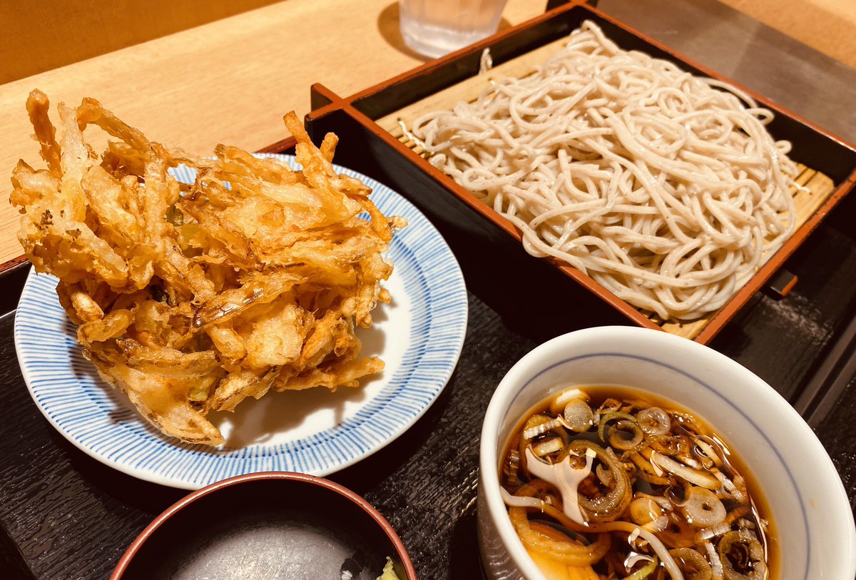 Molly_Chie's tweet photo. 暖簾の位置がナイス
#そばいち　#窓際席　#mytreat https://t.co/KLtkkIaRq4