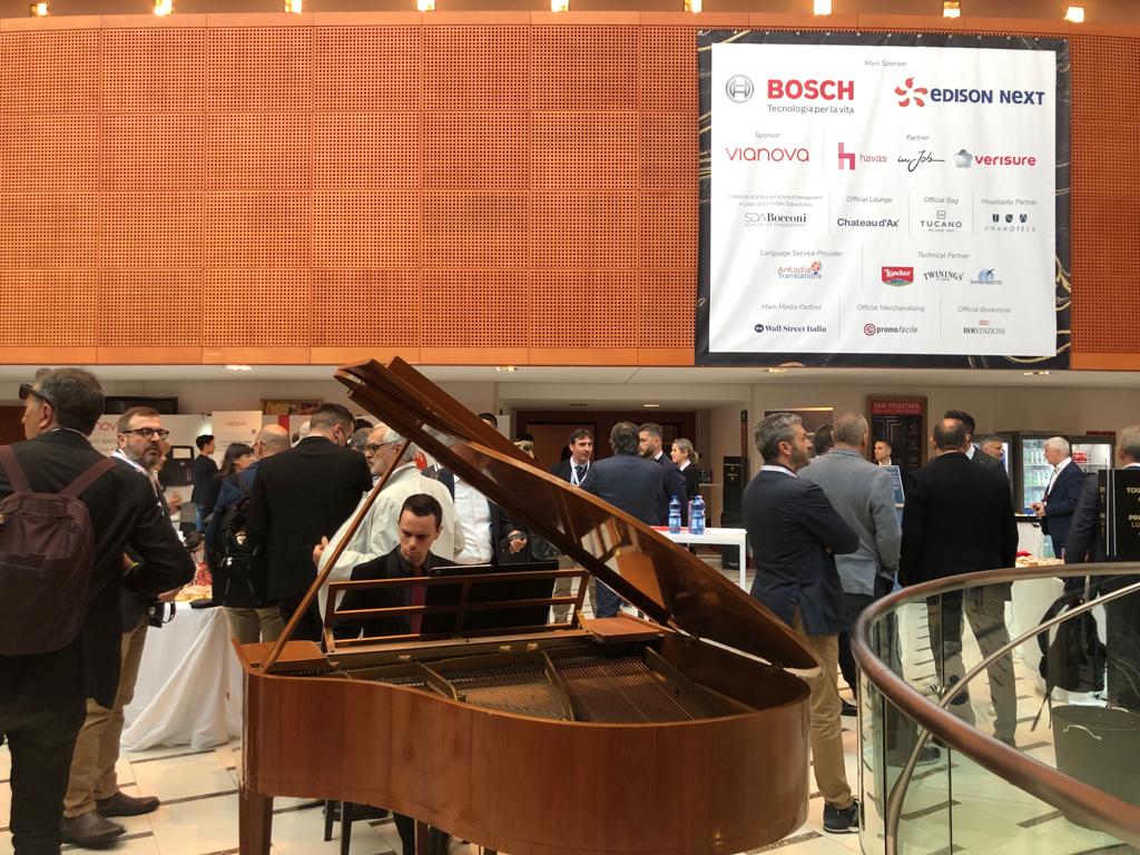 ArkadiaTransla1's tweet photo. È in corso la prima giornata del #LeadershipForum al Teatro degli Arcimboldi 🤩🤩🤩
Un’esperienza unica di aggiornamento per dare al futuro una nuova direzione ↗

Siamo molto orgogliosi di essere qui con i nostri interpreti!
#interpretingservices

@performancestra https://t.co/rpQLctOcuP