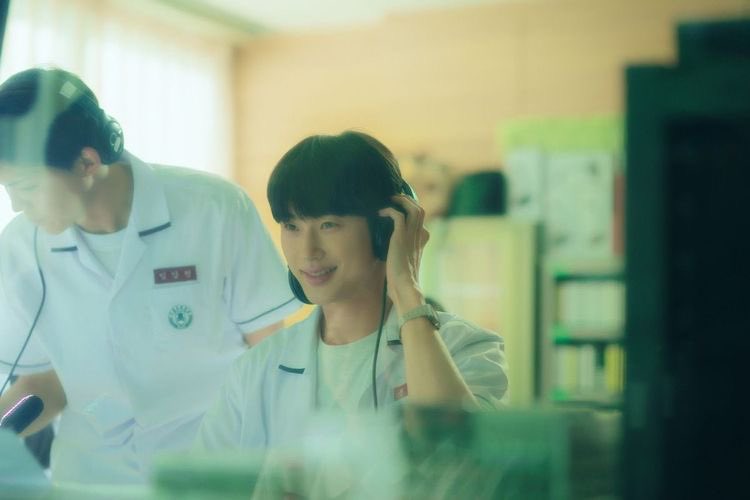 xiaobudians's tweet photo. 20th century girl 2022

⭐️ดูได้ทางNetflix 
➊เริ่มต้นขึ้นในปี1999เมื่อ"นาโบรา"สาวน้อยวัยทีนได้รับภารกิจลับพิเศษให้คอยติดตามค.เคลื่อนไหวของ"แพคฮยอนจิน"เด็กหนุ่มในโรงเรียนเดียวกัน ตามคำขอของเพื่อนสนิทอย่าง "คิมยอนดู" ที่เกิดไปตกหลุมรักเขาเข้า🍦🌧️
#รีวิวหนัง #หนังดราม่า #หนังเกาหลี https://t.co/PQrQnTFefb
