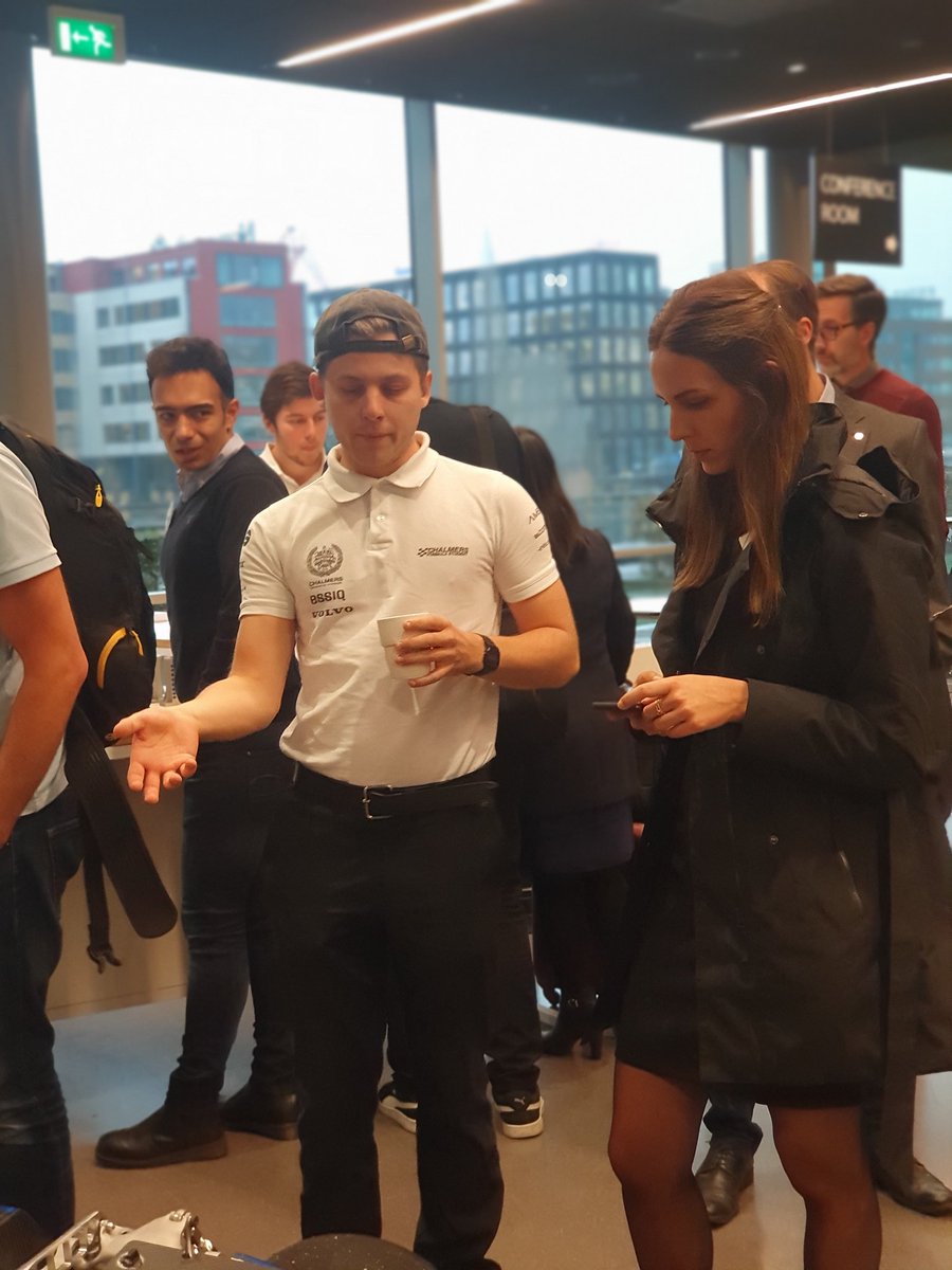 ChalmersFormula's tweet image. It was our pleasure to be part of CAM2 seminar on 24th October 2022 to celebrate 5 years of CAM2, and present Hilbert  ( CFS22 car ).
@chalmersuniv
 #CAM2 #Chalmers #ChalmersUniversity #formulaStudent #AdditiveManufacturing #ChalmersFormulaStudent #CFS23