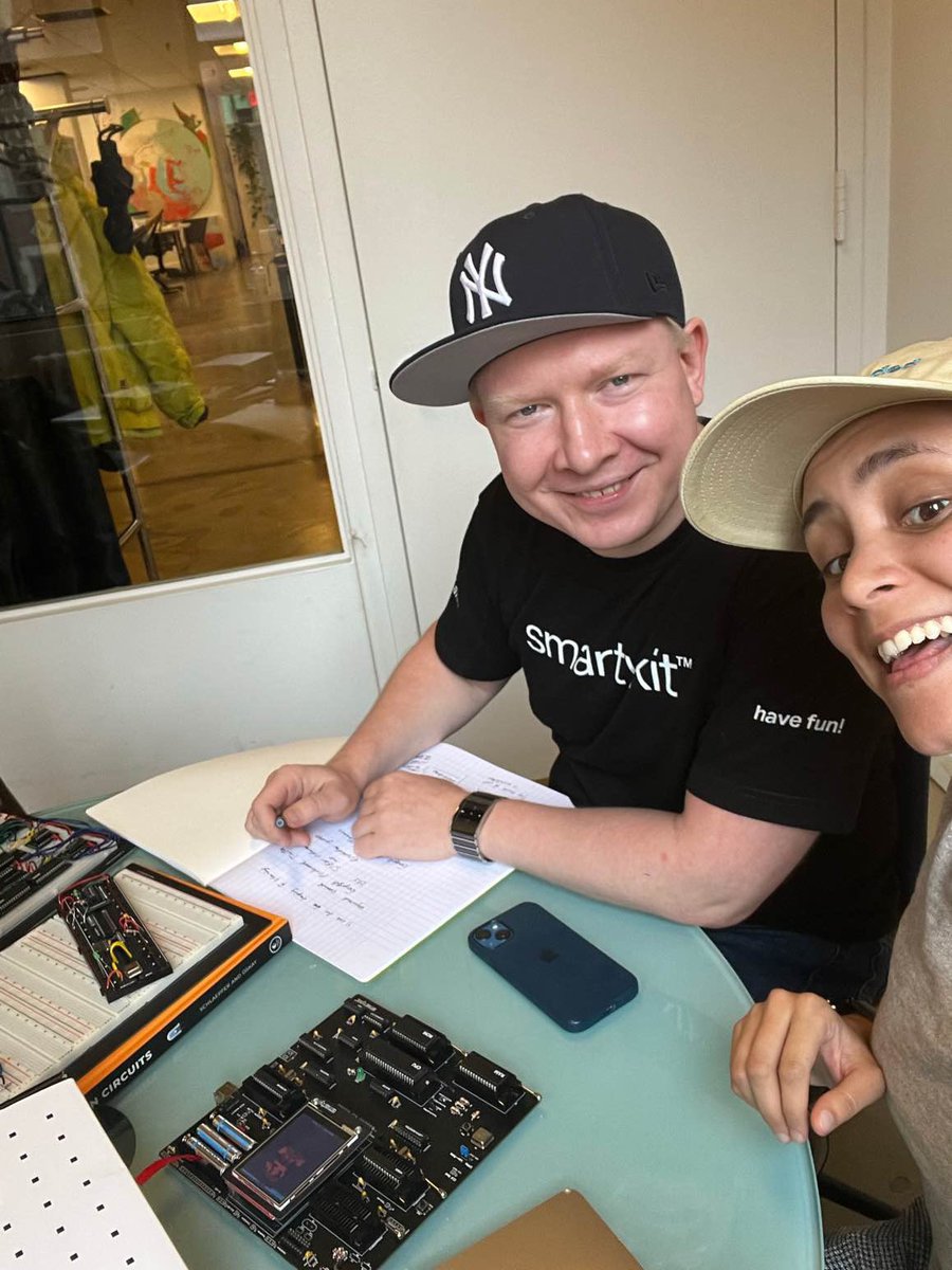 Great session on social media and marketing with <a href="/CarissaJaade/">Carissa Lintao</a> at <a href="/Starta_VC/">Starta VC</a> on <a href="/SmartykitE/">SmartyKit | Computing Unboxed</a> strategy and tactics. And it worked right away. Thanks, Carissa! 🤘

 #marketing #socialmedia #smartykit