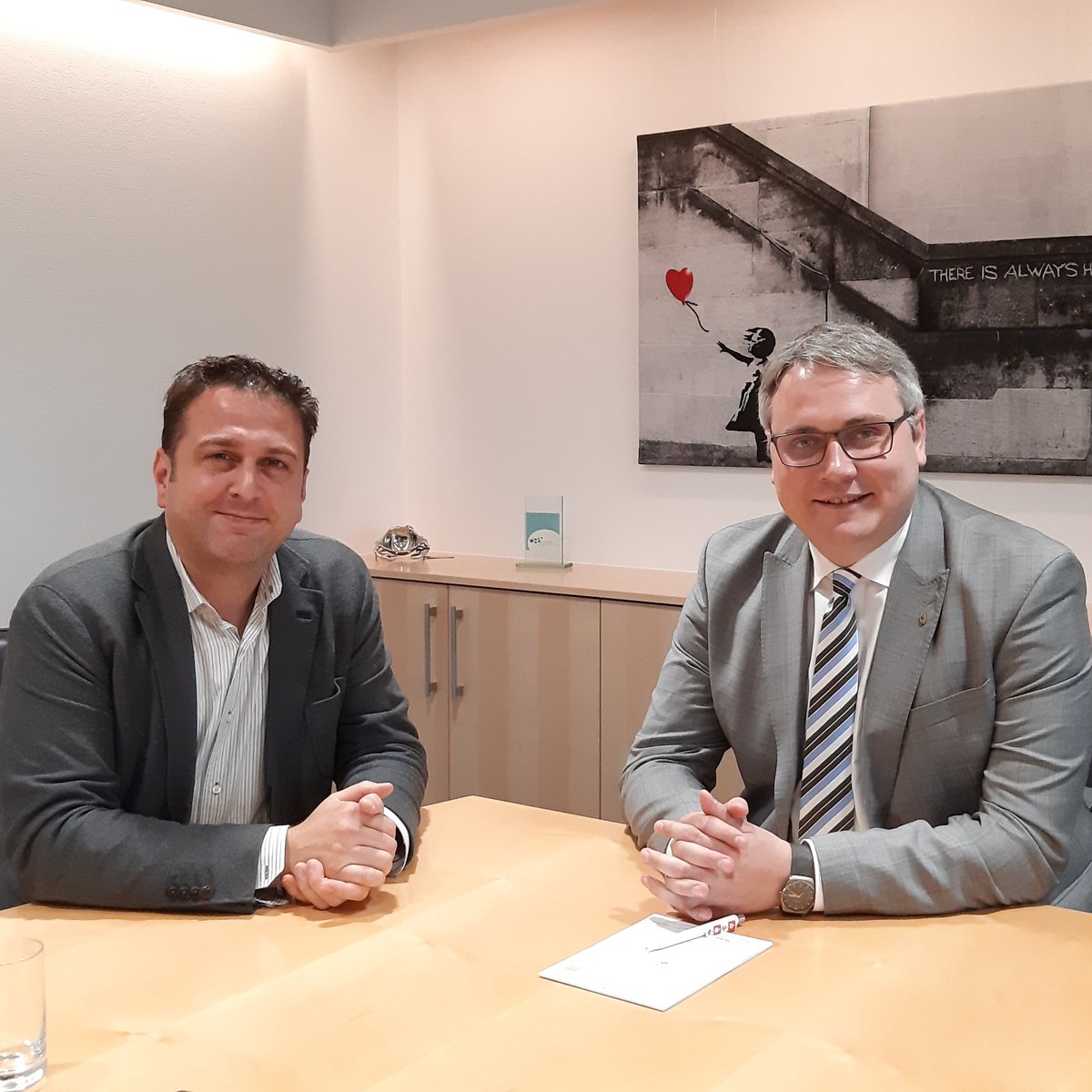 dgbbremen's tweet photo. Treffen mit dem Landrat Marco Prietz aus Rotenburg. 

Angesprochen wurden viele Themen, die sowohl die Kommunalpolitik als auch uns Gewerkschaften beschäftigen: https://t.co/JReEn2stXc
