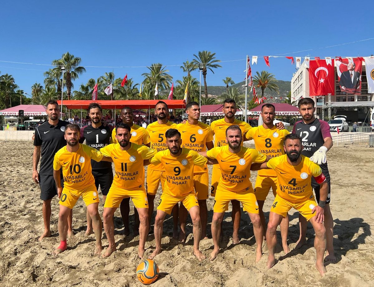 ErcisFC's tweet photo. Çeyrek Finaldeyiz!

İzmir Özdere'yi 11-1 mağlup edip, grubumuzu lider olarak tamamladık. #beachsoccer https://t.co/sAaIZNyCpd
