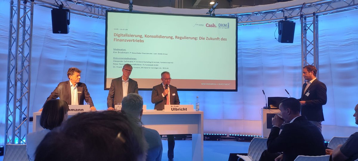 Spannende Diskussion über die Zukunft des Finanzvertriebs beim Kongress Investment mit FondsKonzept, FIL Fondsbank und der BfV Bank für Vermögen
#DKM2022