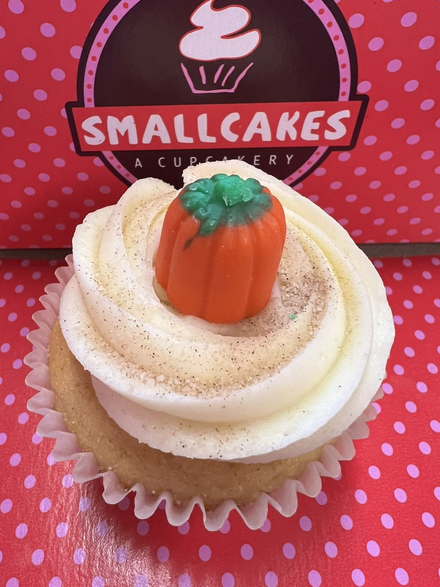 SmallCakesNDH's tweet photo. Hey guys! It’s the last day for our #MapleButterPecan #Cupcake! we also have #PumpkinSpice & #Halloween #Cupcakes +17 #delicious daily #cupcake flavors! Order pickup 404.621.9634 or https://t.co/MTIy7NEtp6! Or get delivery thru UberEats GrubHub or DoorDash! https://t.co/bd7hHtxmCq