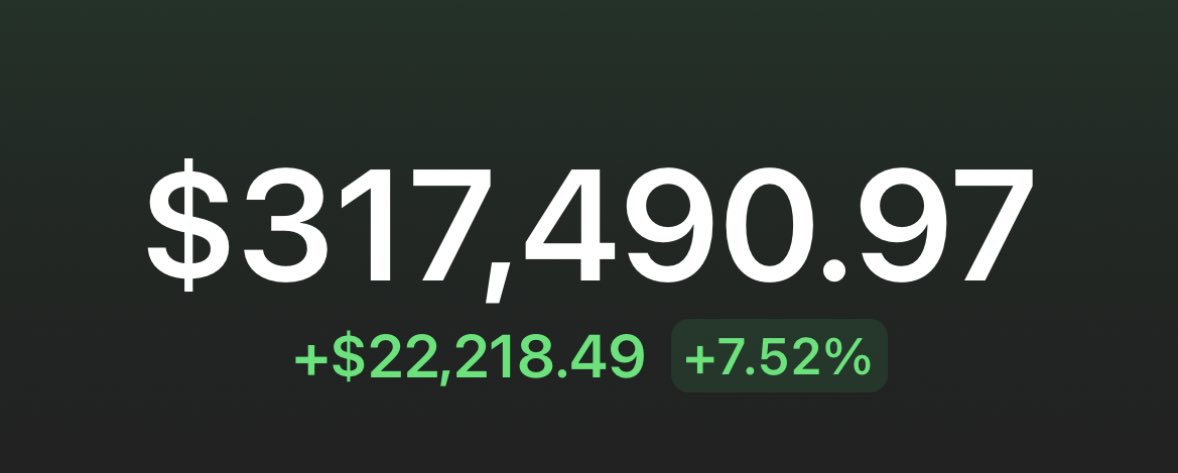 Cryptoking's tweet photo. What #SOL or #ETH #NFT needs a 🧹 https://t.co/gM92rSYbsW