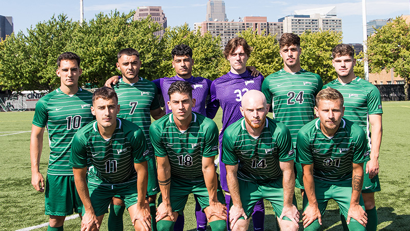 𝗦𝗘𝗡𝗜𝗢𝗥 𝗗𝗔𝗬 𝟮𝟬𝟮𝟮!

🆚 | Wright State
🕖 | 7:00 p.m.
🏟️ | Krenzler Field
📍 | Cleveland, Ohio
📺 | es.pn/3U01Lwq
📊 | bit.ly/3DzM6i7

#GoVikes