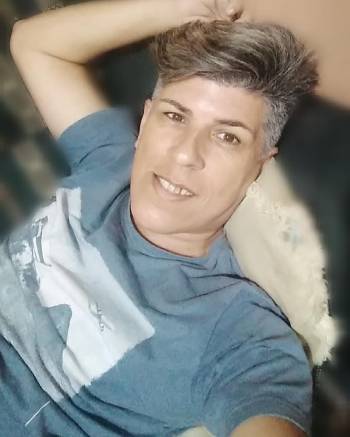 Augusto270101's tweet photo. Nada de bom pra fazer,agente fica assim...
Jogado no sofá https://t.co/gmlSyWIzqz